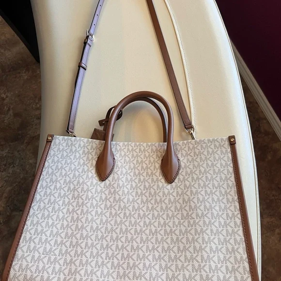 Michael Kors Signature Brown and Cream Tote - Picture 4 of 4